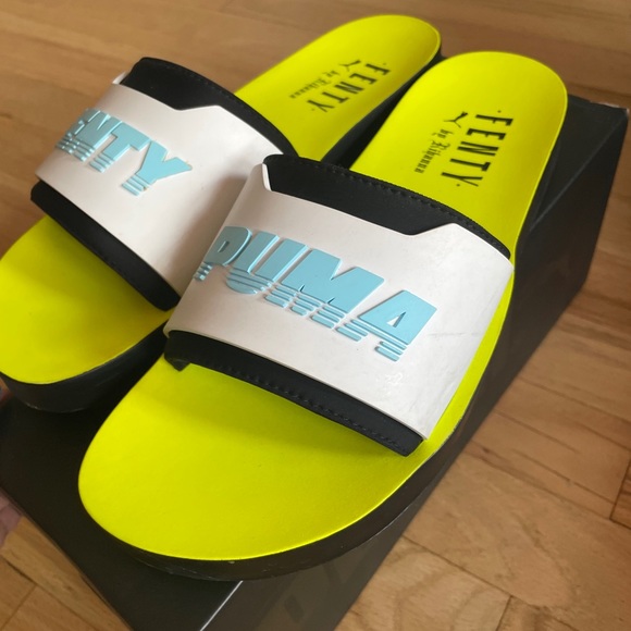Women's Fenty puma slides size 8.5. - Picture 8 of 10